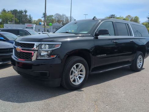 Used 2020 Chevrolet Suburban LT AWD/4WD image 4