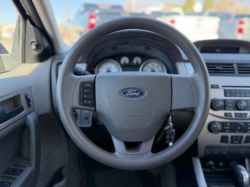 Used 2009 Ford Focus SE image 17