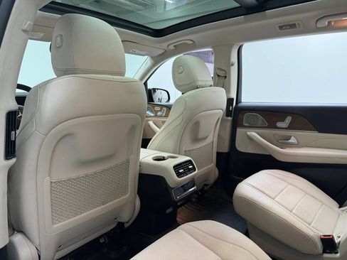 Used 2021 Mercedes-Benz GLS 450 4MATIC image 19