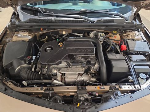 Used 2018 Chevrolet Malibu LT FWD image 17