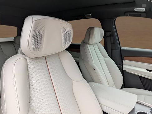 New 2026 Cadillac Vistiq Sport AWD/4WD image 16