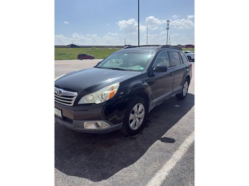 Used 2010 Subaru Outback 2.5i Premium AWD/4WD image 1