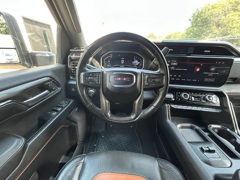 Used 2024 GMC Sierra 2500 AT4 w/ AT4 Premium Plus Package AWD/4WD image 19