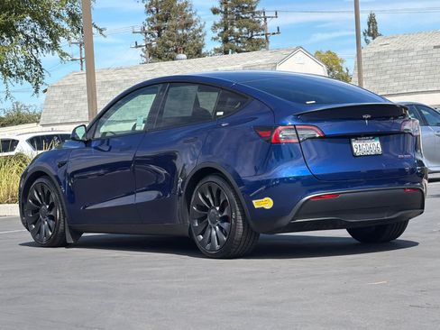 Used 2022 Tesla Model Y Performance AWD/4WD image 7