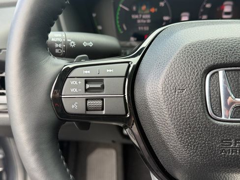 Certified 2025 Honda Accord Touring image 37