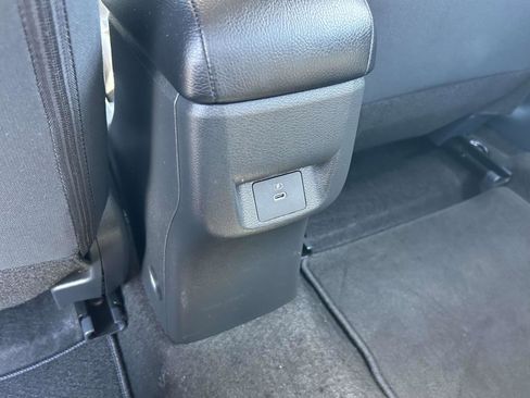 Used 2025 Nissan Versa SV FWD image 15