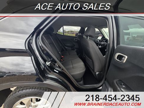 Used 2020 Hyundai Venue SEL FWD image 14