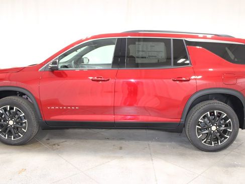 New 2026 Chevrolet Traverse LT w/ Sun and Wheel Package FWD image 6