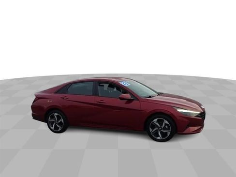 Used 2023 Hyundai Elantra SEL w/ Convenience Package image 2