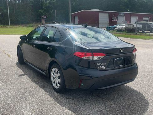 Used 2020 Toyota Corolla LE FWD image 5