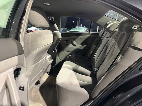 Used 2011 Toyota Camry LE image 16