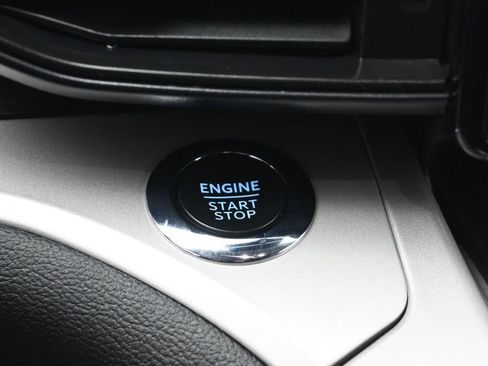 Used 2023 Ford Explorer XLT RWD image 14