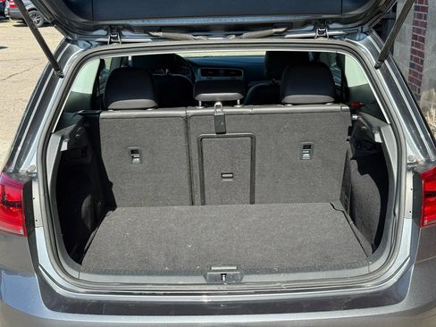 Used 2015 Volkswagen Golf S image 24