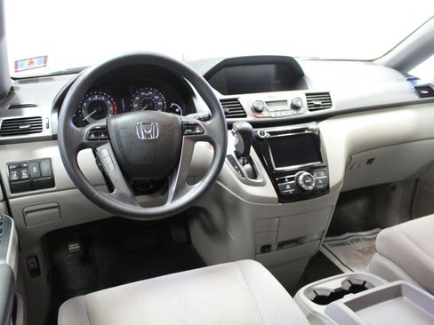 Used 2014 Honda Odyssey EX image 7