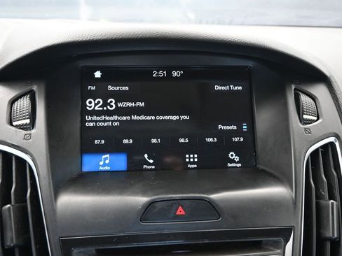 Used 2018 Ford Focus SEL image 31