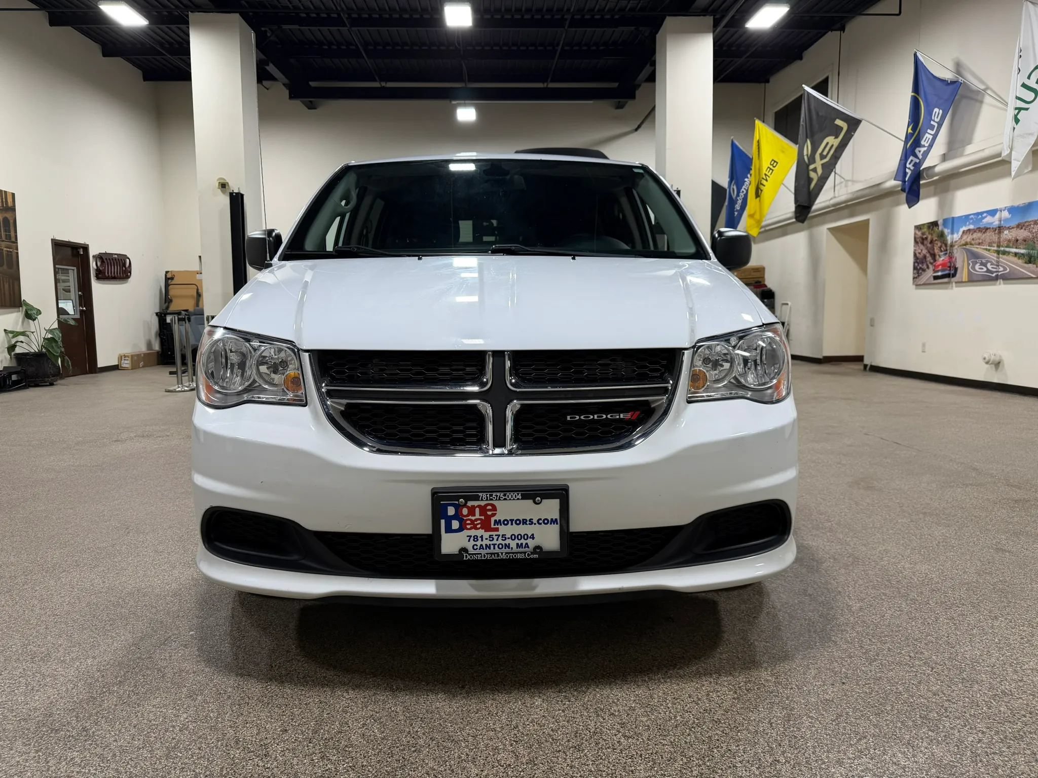 Used 2018 Dodge Grand Caravan SE FWD image 3
