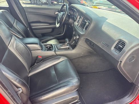 Used 2022 Dodge Charger SXT w/ Leather Interior Group RWD image 11