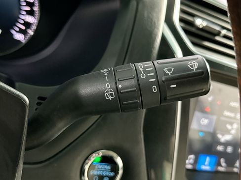 Used 2017 Ford Explorer Platinum image 30