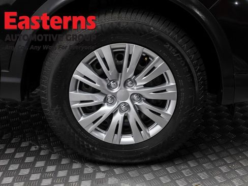 Used 2020 Nissan Rogue Sport S image 24