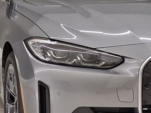 Certified 2023 BMW i4 eDrive40 w/ Premium Package RWD image 9