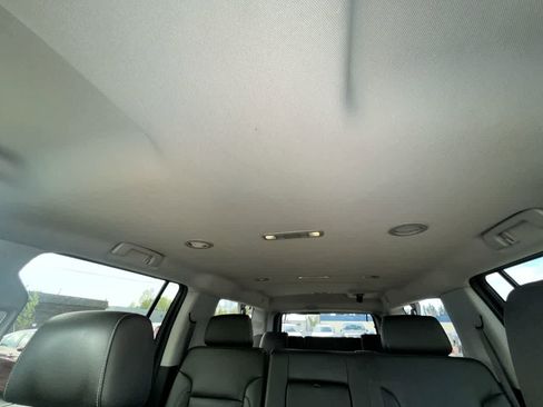 Used 2019 Chevrolet Suburban LT AWD/4WD image 22