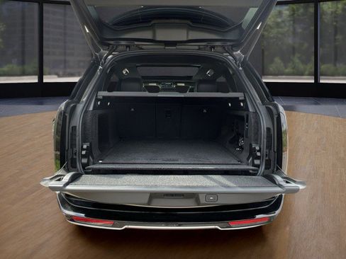 New 2025 Land Rover Range Rover SE image 22