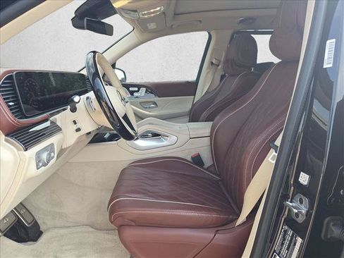 Used 2025 Mercedes-Benz Maybach GLS 600 4MATIC image 15