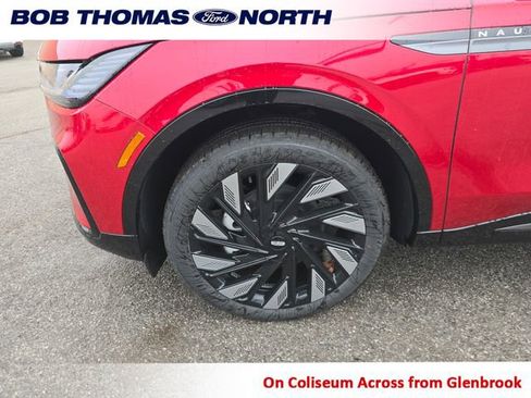 New 2026 Lincoln Nautilus Reserve image 12