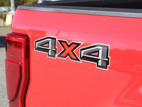 Used 2022 Ford F250 Lariat w/ Chrome Package image 13