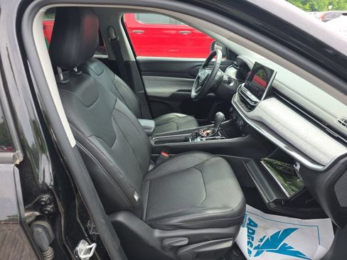 Used 2022 Jeep Compass Latitude w/ Sun and Sound Group AWD/4WD image 8