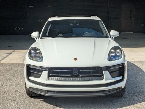 Certified 2026 Porsche Macan image 6