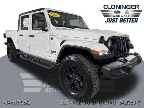 Used 2022 Jeep Gladiator Willys image 1
