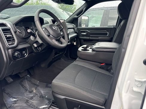 Used 2025 RAM 2500 Big Horn AWD/4WD image 3