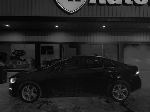 Used 2014 Volvo S60 T5 image 2