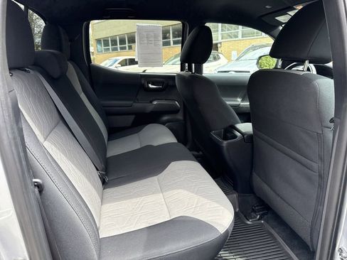 Used 2020 Toyota Tacoma TRD Off-Road w/ Technology Package image 32
