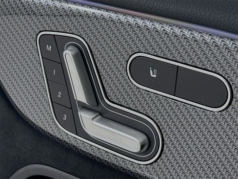 Used 2025 Mercedes-Benz GLB 250 GLB 250 image 20