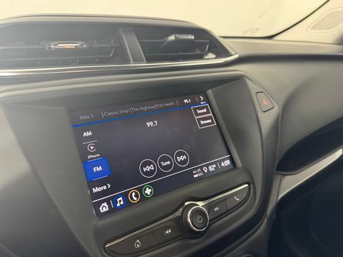 Used 2022 Chevrolet TrailBlazer LT w/ LPO, Blackout Package FWD image 19