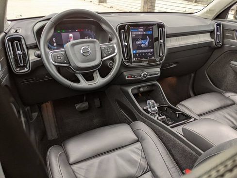 Used 2023 Volvo XC40 B5 Plus w/ Driver Assist Package AWD/4WD image 12