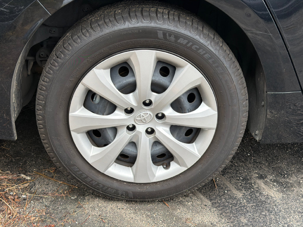 Used 2026 Toyota Corolla LE FWD image 21