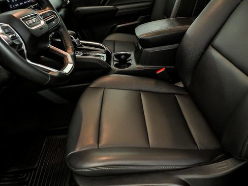 Used 2024 GMC Canyon Elevation w/ Elevation Premium Package AWD/4WD image 12