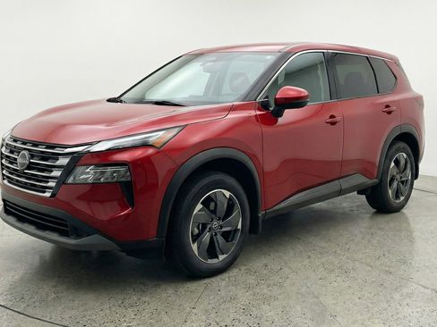 Used 2025 Nissan Rogue SV AWD/4WD image 3