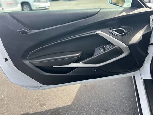 Used 2020 Chevrolet Camaro LT image 8
