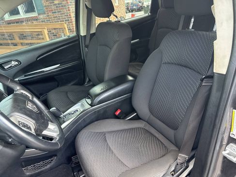 Used 2018 Dodge Journey SE w/ Popular Equipment Group FWD image 16