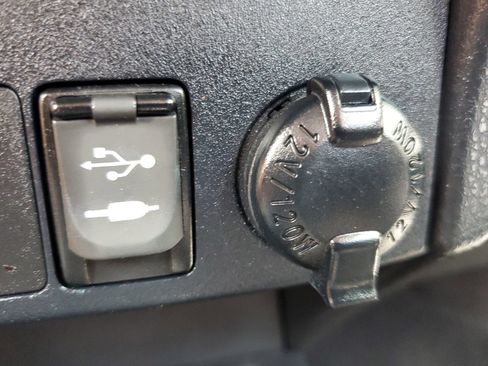 Used 2015 Toyota RAV4 LE FWD image 25