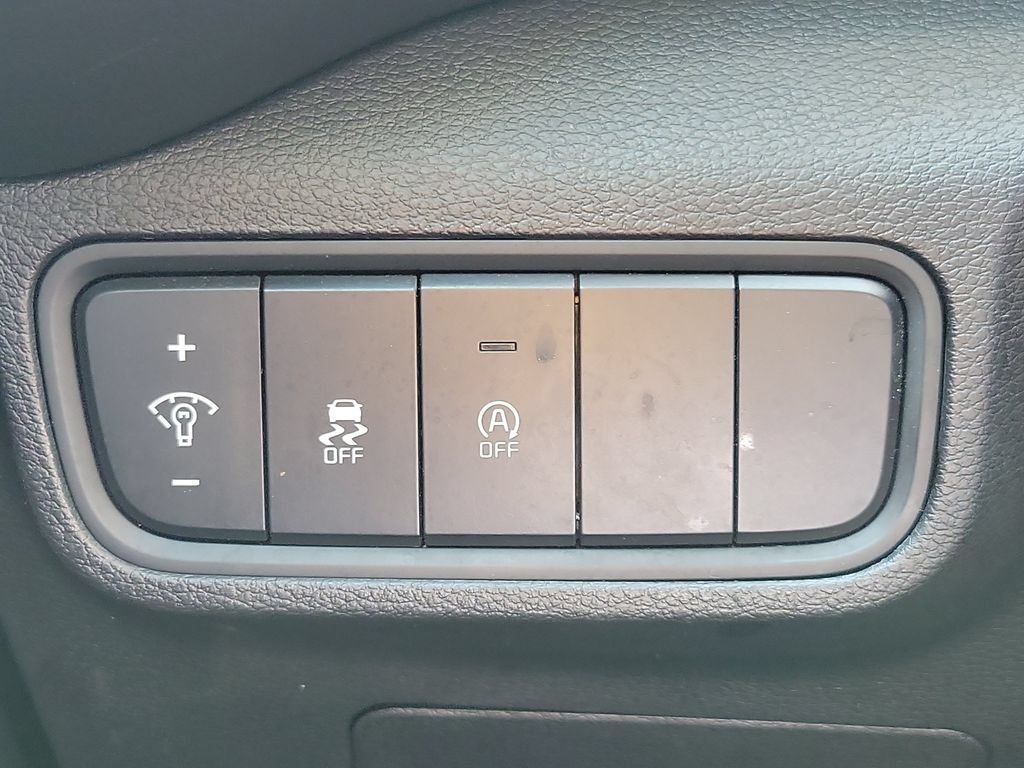 Used 2023 Kia Soul LX w/ Option Group 015 FWD image 23