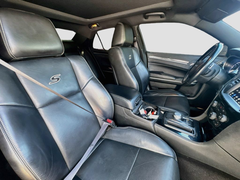 Used 2022 Chrysler 300 S w/ Comfort Group RWD image 30