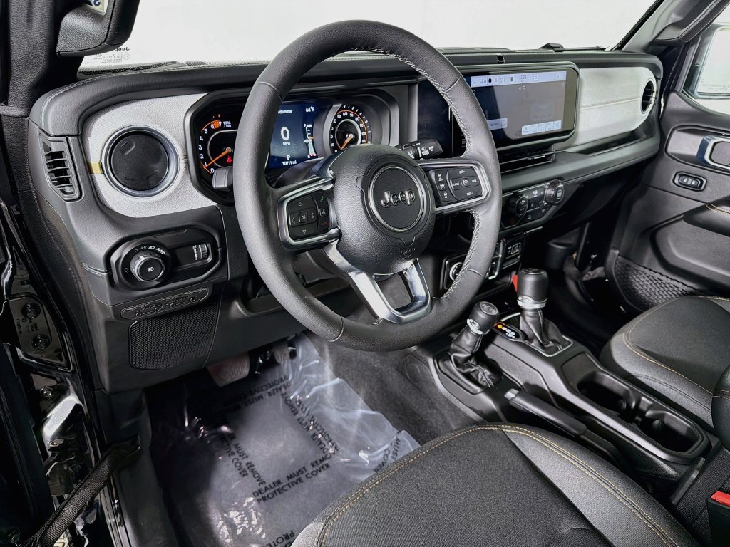 Used 2026 Jeep Wrangler Unlimited Sahara AWD/4WD image 9
