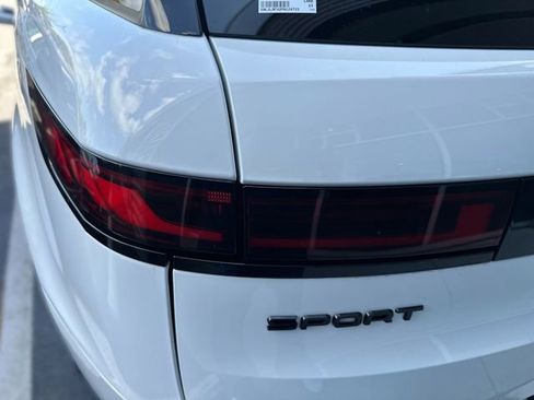 Used 2023 Land Rover Range Rover Sport SE Dynamic image 27