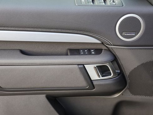 New 2026 Land Rover Discovery Limited Edition image 19