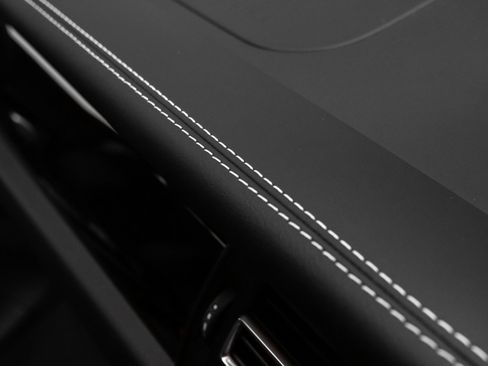 Used 2025 Porsche Macan Turbo image 24